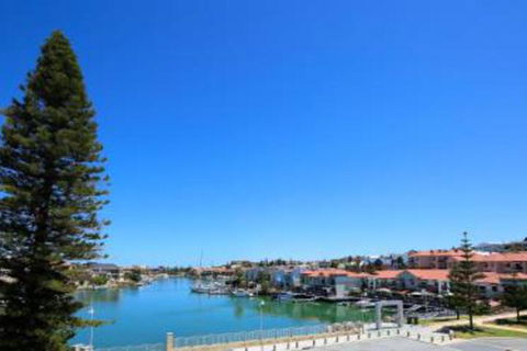 Studio Style Mindarie Marina - Accommodation Ballina 0
