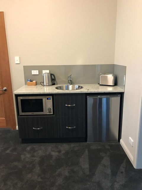 Lords Hotel - Accommodation Ballina 6