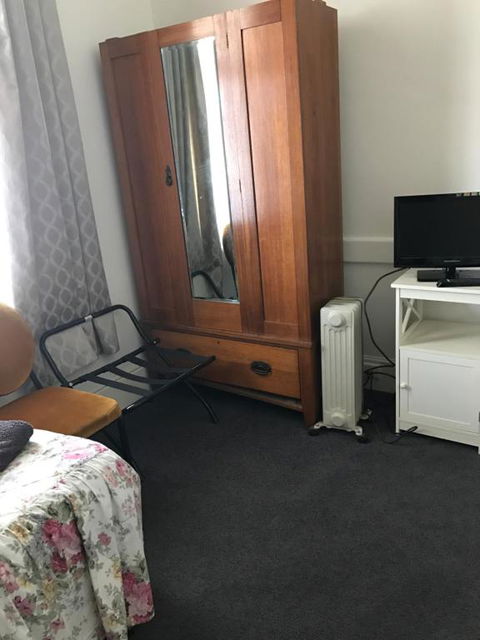 Lords Hotel - Accommodation Ballina 4