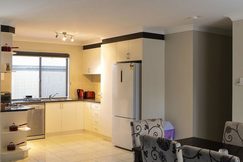 Atricom Apartments Australia - Accommodation Ballina 4