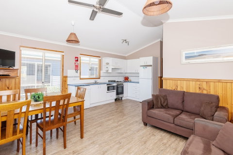 Holiday Haven Lake Tabourie - Accommodation Ballina 6