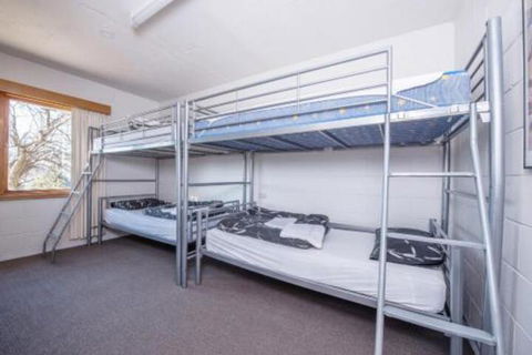 Alpine Apartment Great Location With Views Of Lake Jindabyne - Accommodation Ballina 6