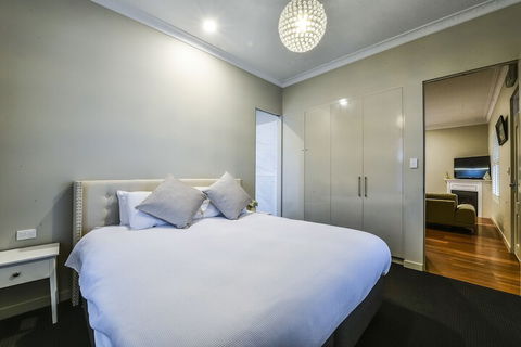 Aloha Luxury Central Apartments - Accommodation Ballina 4