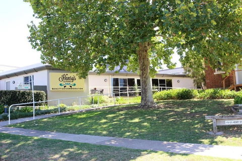Henry's Quirindi - Accommodation Ballina 5