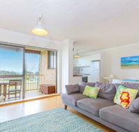 Beachside Bliss 12 Kingsway - Accommodation Ballina