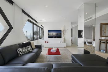 ELAINE, 2BDR St.Kilda Apartment - Accommodation Ballina 0