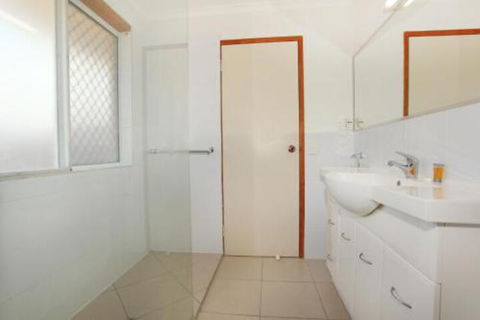 2 Eastern Court Mount Coolum 400 DOLLAR BOND Pet Friendly LINEN INCLUDED - Accommodation Ballina 0