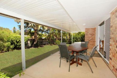 2 Eastern Court Mount Coolum 400 DOLLAR BOND Pet Friendly LINEN INCLUDED - Accommodation Ballina 3