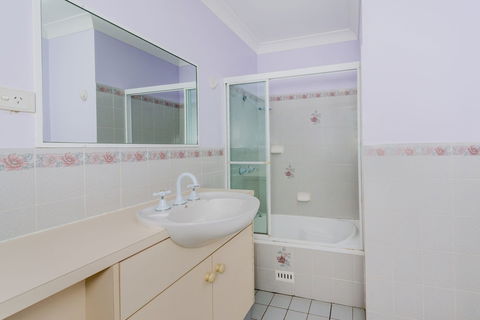 Pebble Pde 1 / 14 Fingal Bay - Accommodation Ballina 5