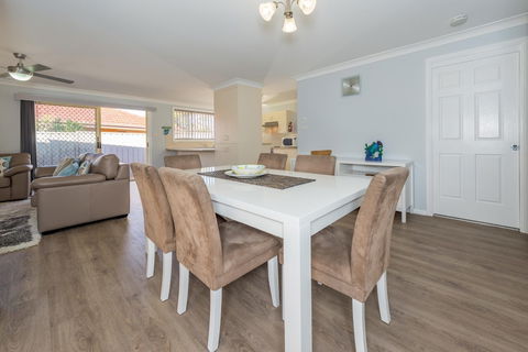 Pebble Pde 1 / 14 Fingal Bay - Accommodation Ballina 0