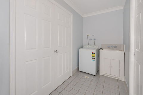 Pebble Pde 1 / 14 Fingal Bay - Accommodation Ballina 1