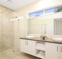 18 on Rayner - swish apartment Myrtleford - Accommodation Ballina