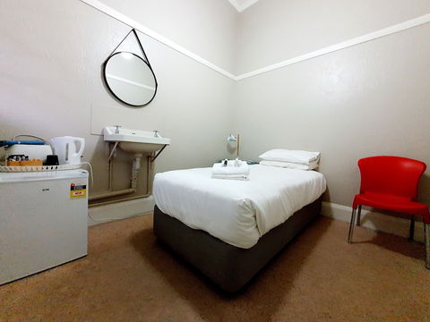 Royal Hotel West Wyalong - Accommodation Ballina 4