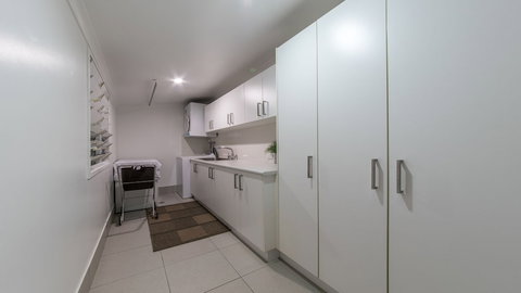 Hayman Views - Accommodation Ballina 0