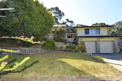 Pet Friendly Lentara St. 10 Fingal Bay - Accommodation Ballina 0