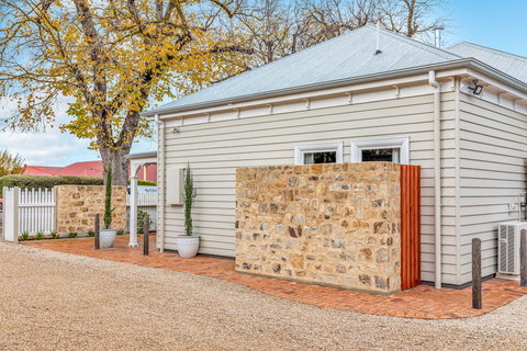 Grandview Accommodation - The Elm Tree Apartments - Accommodation Ballina 1