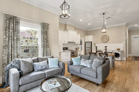 Grandview Accommodation - The Elm Tree Apartments - Accommodation Ballina 5