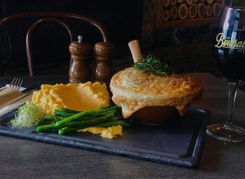 The Bowral Hotel - Accommodation Ballina 3