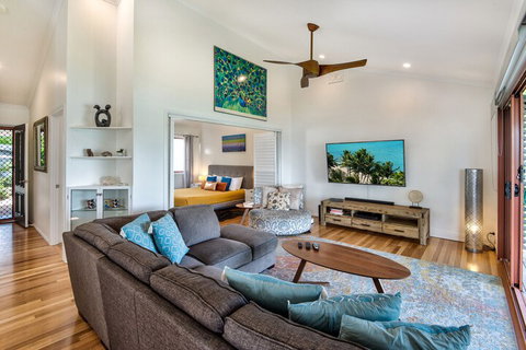 Heliconia 10 Newly Renovated House - Accommodation Ballina 5