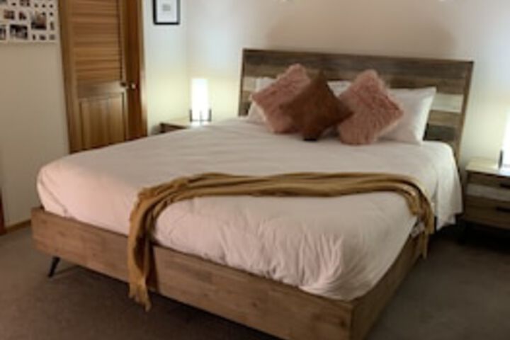 Flora Hill VIC Accommodation Ballina