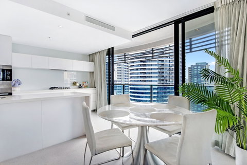 Oracle Resort, Broadbeach - Q Stay - Accommodation Ballina 1