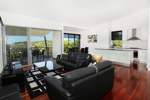 224 Centenary Heights Road Coolum Beach 500 Dollar Bond Linen Included - Accommodation Ballina 2