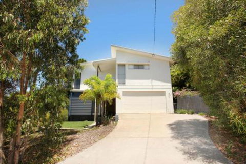 224 Centenary Heights Road Coolum Beach 500 Dollar Bond Linen Included - Accommodation Ballina 0