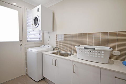 59 Banksia Avenue Coolum Beach Pet Friendly Linen Included 500 BOND - Accommodation Ballina 1