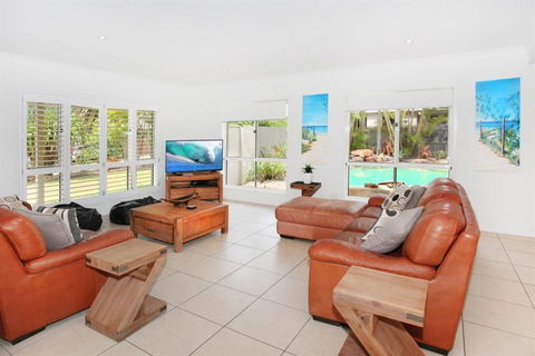 11 Dalmor Court Coolum Beach Pet Friendly Linen Supplied 500 BOND - Accommodation Ballina 2