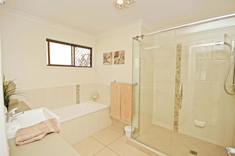 22 Sorrento Avenue Coolum Beach Linen Supplied PET FRIENDLY 500 BOND - Accommodation Ballina 1