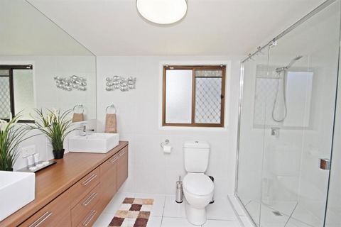 22 Sorrento Avenue Coolum Beach Linen Supplied PET FRIENDLY 500 BOND - Accommodation Ballina 4