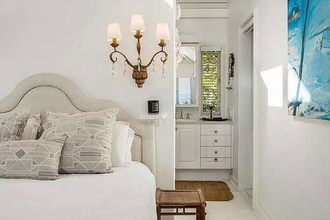 Your Luxury Escape - The White House - Accommodation Ballina 6