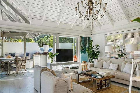 Your Luxury Escape - The White House - Accommodation Ballina 5