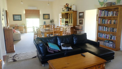 Yea Woodduck Cottage - Accommodation Ballina 2