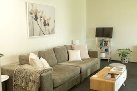 Two Bedroom Gem Short Drive To MONA - Accommodation Ballina 0