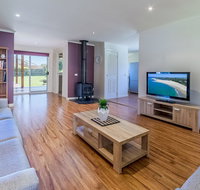Loch Retreat 550m TO Town - Accommodation Ballina
