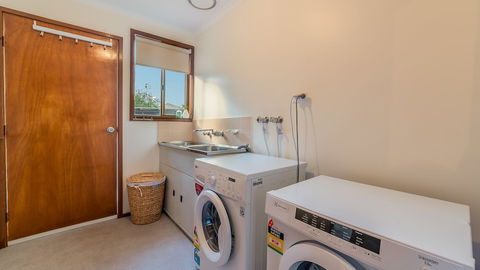 Pescarina Free Wifi & Netflix - Accommodation Ballina 6