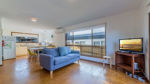Pescarina Free Wifi & Netflix - Accommodation Ballina 1