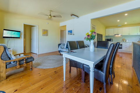 Inverloch Beach HUT Close TO Beach & Shops! - Accommodation Ballina 5