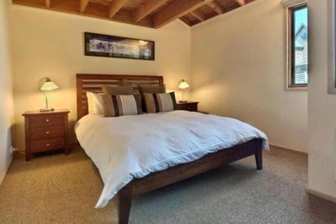 Blue Bird - Accommodation Ballina 0