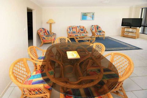 Hi Surf Unit 1 92 Head St. Forster - Accommodation Ballina 2
