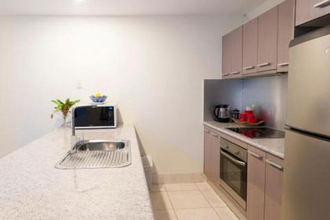 Luxury 1 Bed Apartment New King Bed & Bath - Accommodation Ballina 3
