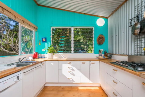 A SWEET ESCAPE Beachcombers Cottage Beachfront - Accommodation Ballina 1