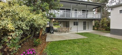 Paradise Bungalow Waterfront - Accommodation Ballina 1