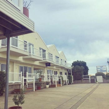 A Great Ocean View Motel - Accommodation Ballina 0