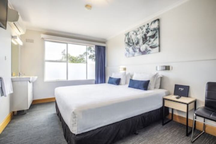 Derwent Park TAS Accommodation Ballina