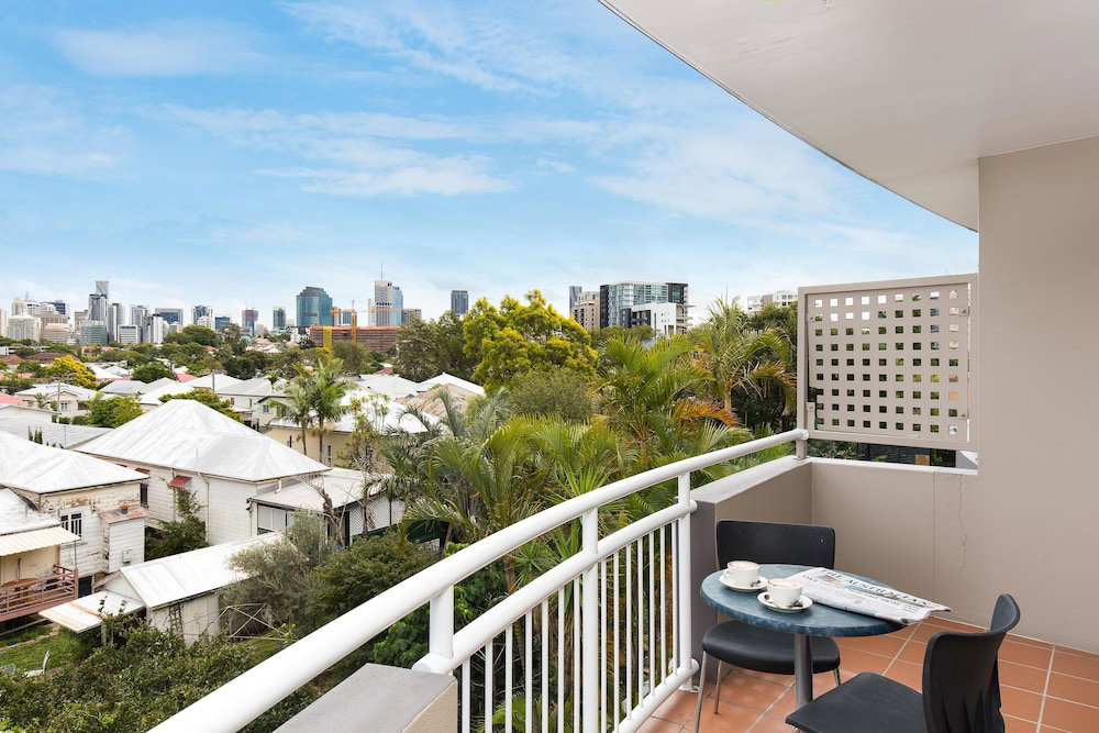 East Brisbane QLD Accommodation Ballina