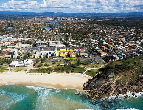 Burleigh Point Holiday Apartments - Accommodation Ballina 0
