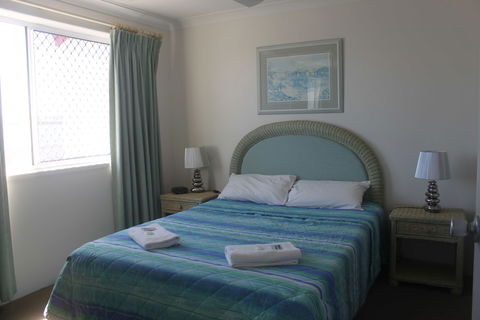 Burleigh Point Holiday Apartments - Accommodation Ballina 4