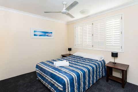 Burleigh Point Holiday Apartments - Accommodation Ballina 3